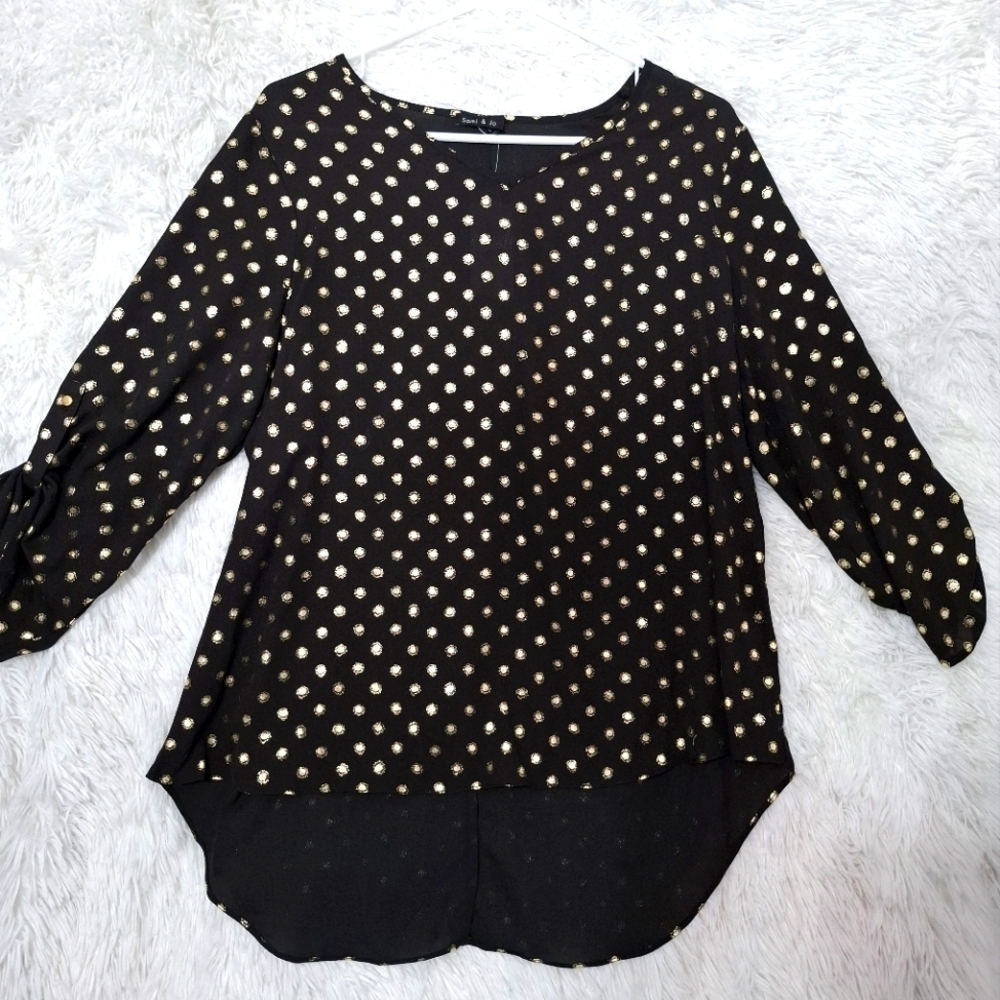 Sami & Jo Large Top Gold  Polka Dot 3/4 Sleeves Hi-Low Hem V-Neck  Lightweight